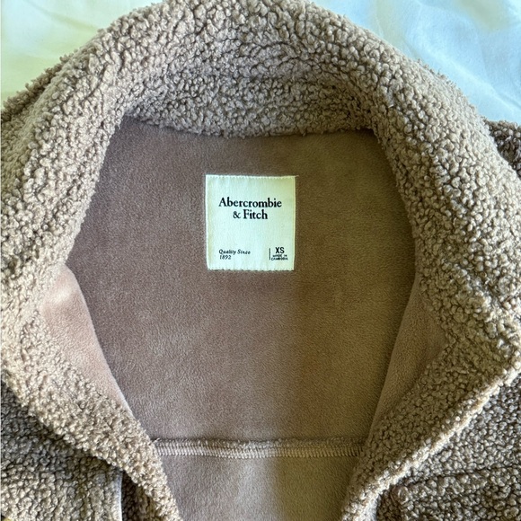 Abercrombie and Fitch Teddy Sherpa Shacket - Picture 8 of 10